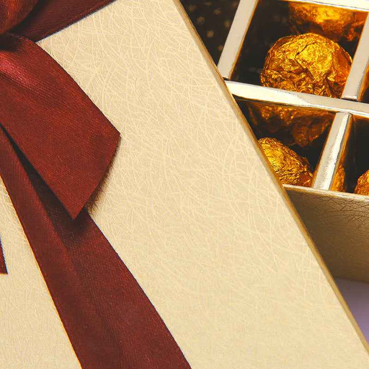 Gold Paper Box with Lid for Custom Christmas Chocolate Packaging